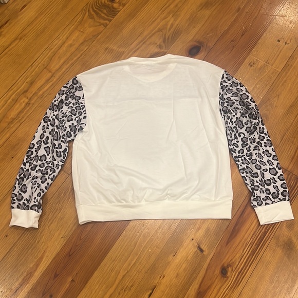 SHEIN animal print long sleeve - Picture 4 of 4